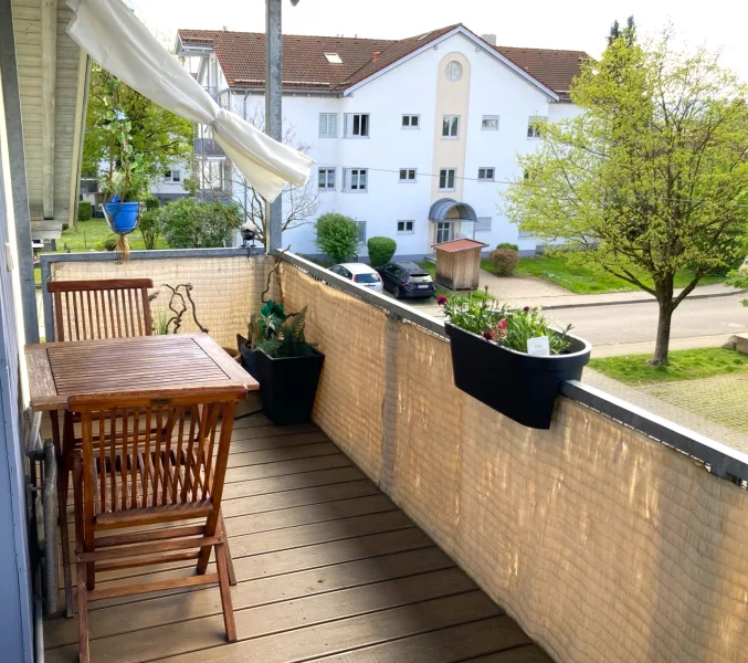 großzügiger Ostbalkon - Wohnung kaufen in Kolbermoor - Ruhige Dachgeschossperle mit zwei Balkonen - Ihr neues Zuhause wartet!