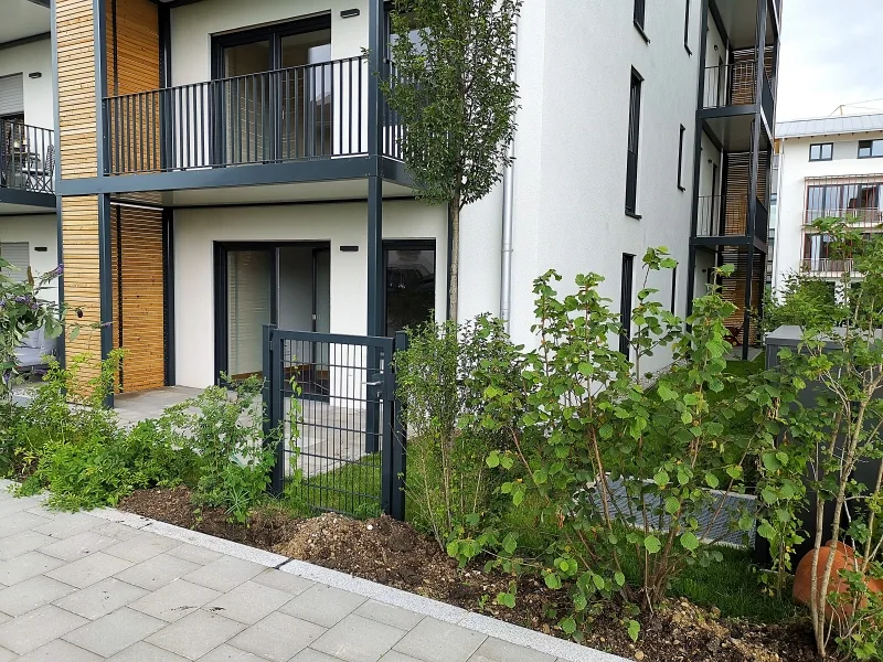 Außenansicht - Wohnung mieten in Bad Aibling - Großzügige Neubau-Erdgeschosswohnung mit Garten in Bad Aibling