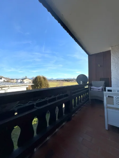 Frühstücksbalkon mit Bergblick - Balkon 2 im 1 O