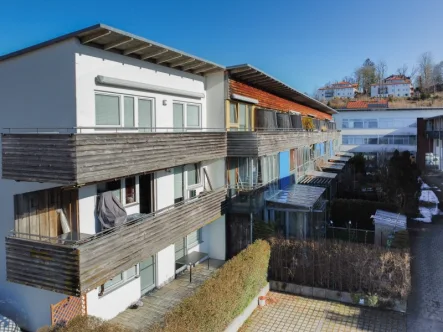 Außenansicht - Wohnung kaufen in Miesbach - Ideal für Stadtflüchter & Anleger – Apartment mit Südbalkon