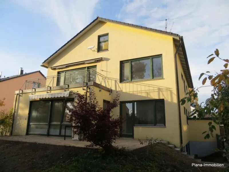 Gartenansicht - Wohnung mieten in München - Schönes Apartment, teilmöbliert am Stadtpark in Pasing