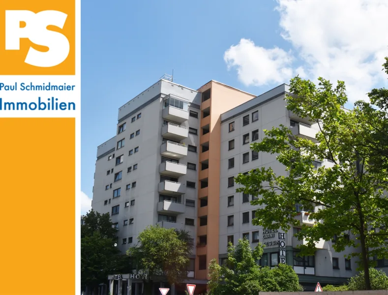 Ansicht Gebäude Straßenseite - Wohnung kaufen in München - +++ Apartment mit Bergblick Nähe Schlosspark +++ optimale Anbindung +++ vermietet +++