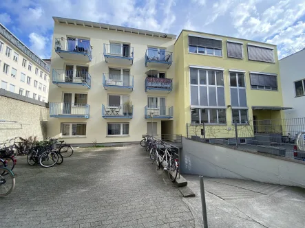 Hausansicht - Wohnung kaufen in München - kleines Appartment in sehr zentraler Lage!