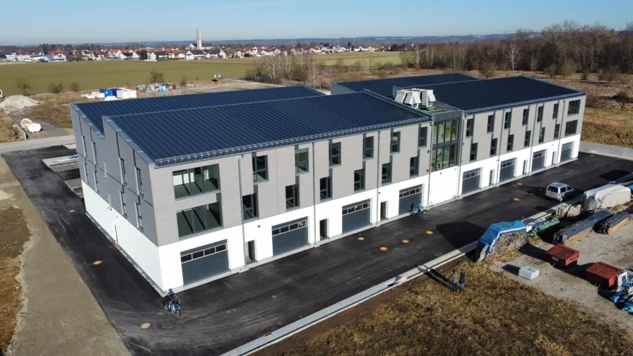 Aussenansicht - Halle/Lager/Produktion mieten in Gablingen - Neubau in Gablingen: 232 m² Büroflächen mit 119 m² Lager-/Werkstattflächen