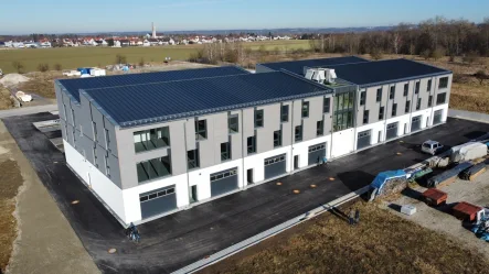 Aussenansicht - Büro/Praxis mieten in Gablingen - Neubau 166 m² Lager-/Werkstatt mit 141 m² Büro in Gablingen b. Augsburg