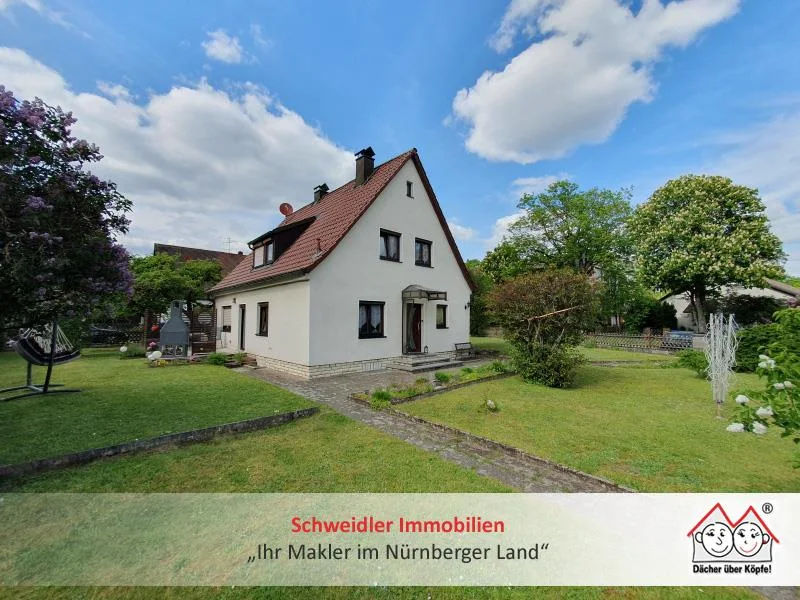 Außenansicht Bild 1 - Haus kaufen in Schwarzenbruck - Worauf warten? Familienhaus mit tollem Garten in gefragter Lage von Schwarzenbruck