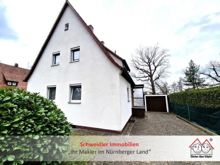 Außenansicht - Haus kaufen in Lauf - Hier stimmt der Preis! Freistehendes Einfamilienhaus mit schönem Garten u.v.m. in Lauf a.d. Pegnitz