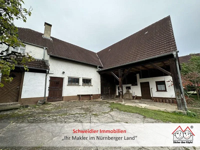 Außenansicht - Haus kaufen in Schnaittach - Ab auf's Land: Bauernhaus (Kernsanierung) mit Scheune, Nebengebäuden in Schnaittach-Freiröttenbach
