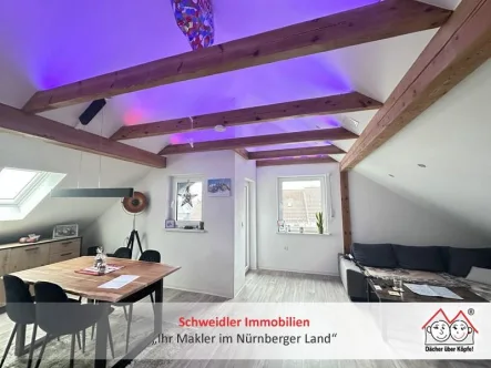 Wohn-/Esszimmer - Wohnung mieten in Schnaittach - Top modern & energetisch perfekte 3-Zimmer-Wohnung unterm Dach in Schnaittach