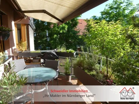 Balkon Ansicht 1 - Wohnung mieten in Erlangen - Tolles Raumprogramm! 2,5-Zimmer-Balkon-Wohnung mit schöner Ausstattung in Erlangen-Tennenlohe