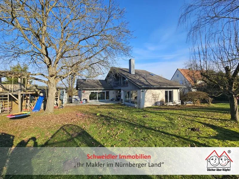 Außenansicht - Haus mieten in Lauf - WOW!!! Großzügiges Einfamilienhaus mit tollem Garten & Garage in ruhiger Lage von Lauf-Höflas