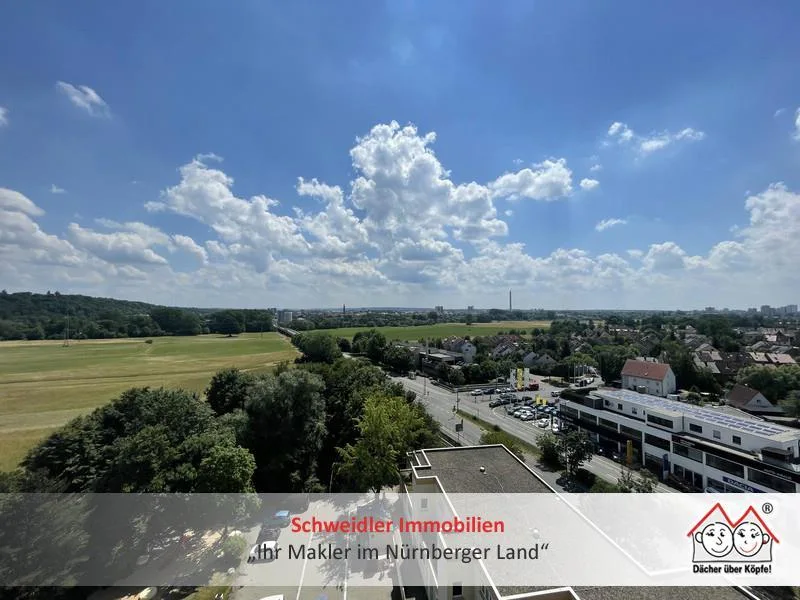 Fernsicht - Wohnung mieten in Erlangen - Traumhafter Ausblick: Schickes 1-Zimmer-Apartment mit Einbauküche und KFZ-Stellplatz in Erlangen 