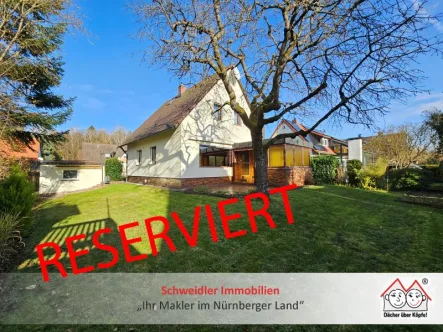 Außenansicht Bild 1 - Haus kaufen in Schwaig - Liebhaberobjekt! Gepflegtes EFH mit Renovierungsbedarf & schönem Garten in Schwaig-Behringersdorf