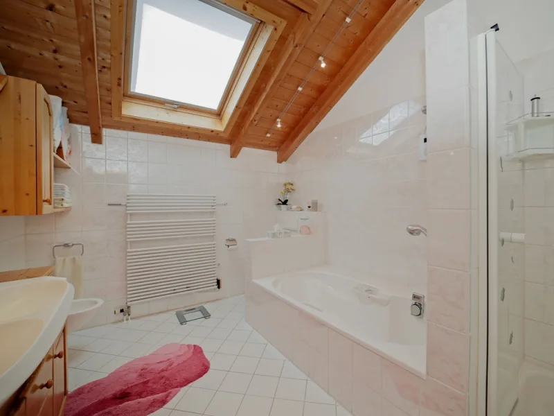 Badezimmer l OG