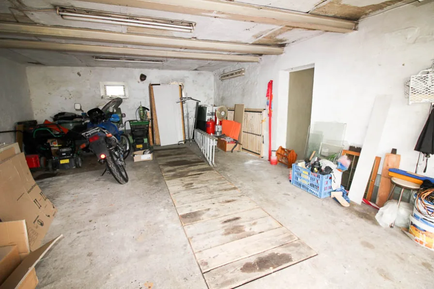 Garage 2