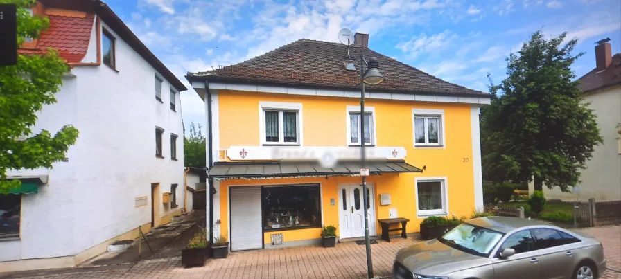 Hausansicht - Haus kaufen in Neusäß - Einfamilienhaus mit Charme aus ca. 1850 – Platz für Ihre Ideen und Träume in Steppach