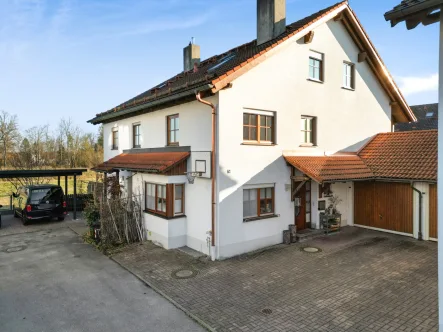 ansprechende Erscheinung - Haus kaufen in Königsbrunn - FAMILIENIDYLLE MIT WEITBLICK: CHARMANTE DOPPELHAUSHÄLFTE MIT SÜDGARTEN UND MODERNER AUSSTATTUNG