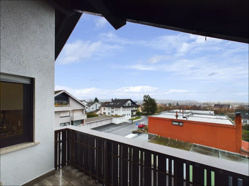 Aussicht  - Wohnung kaufen in Aschaffenburg / Damm - Gemütliche 4 - Zimmer - Dachgeschosswohnung mit sonnigem Süd-Balkon.