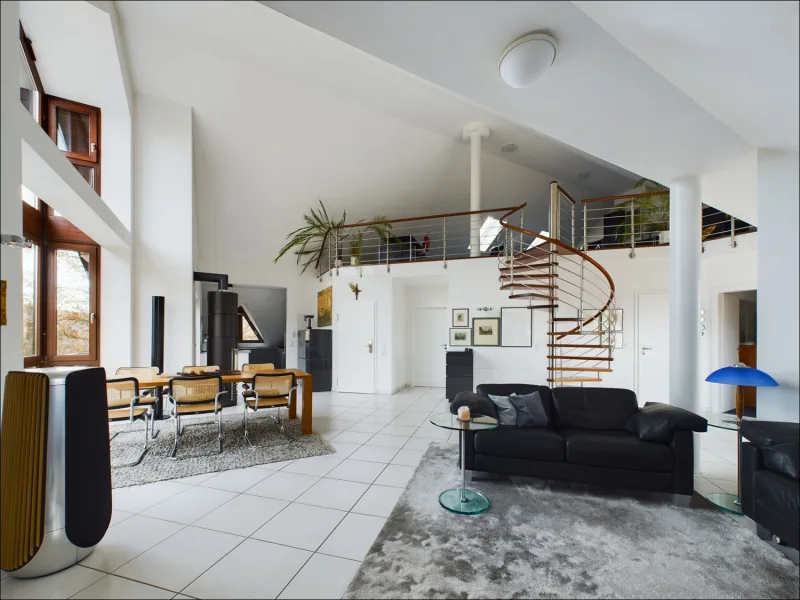 Wohn- & Essbereich - Wohnung kaufen in Glattbach - Chic und Komfort: Elegante Maisonettewohnung mit Panoramablick und zeitgenössischem Flair