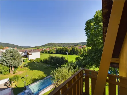 Aussicht Ost - Wohnung kaufen in Sommerkahl - Helle 2-Zimmer-Wohnung im Dachgeschoss mit fantastischem Ausblick