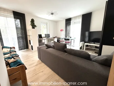  - Wohnung kaufen in Weiden - Ideal für Kapitalanleger! Schönes, helles 2-Zimmer-Apartement mit 3 Balkonen