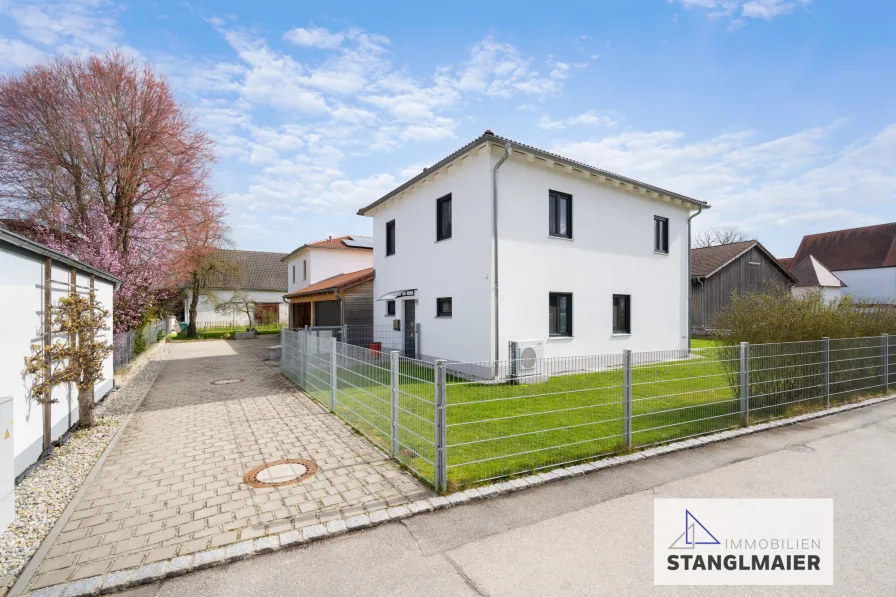 Außenansicht - Haus kaufen in Marzling - Ländlich und doch stadtnah!Modernes, energieeffizientes Einfamilienhaus in Marzling/ Hangenham