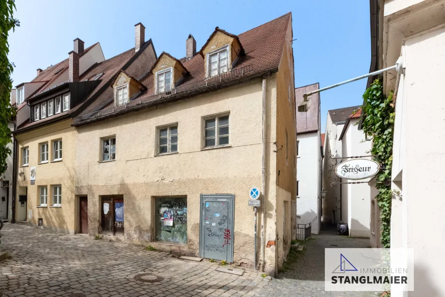 Hausansicht - Haus kaufen in Freising - Steuersparer aufgepasst! Sanierungsbedürftiges Denkmal-Wohn-/Geschäftshaus im Zentrum von Freising