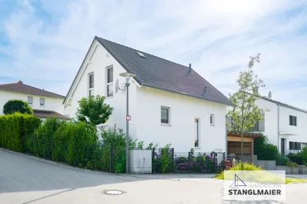 Außenansicht - Haus kaufen in Hohenkammer - Modern und Grün! Attraktives Einfamilienhaus mit tollem Garten in ruhiger Wohnlage