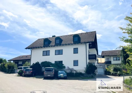 Außenansicht - Wohnung mieten in Au in der Hallertau - Platz für die ganze Familie! Helle Erdgeschosswohnung mit großer Terrasse