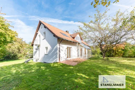 Außenansicht - Haus mieten in Freising - Liebevoll kernsaniert! Einfamilienhaus mit großem Garten in ruhiger Wohnlage