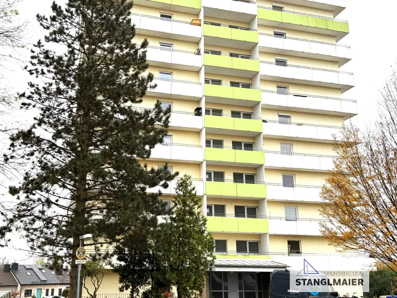 Hausansicht - Wohnung kaufen in Freising - Für Kapitalanleger!Vermietetes 1-Zimmer-Apartment mit West-Balkon