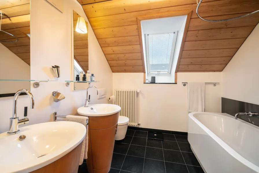 Wohnung DG rechts - Badezimmer