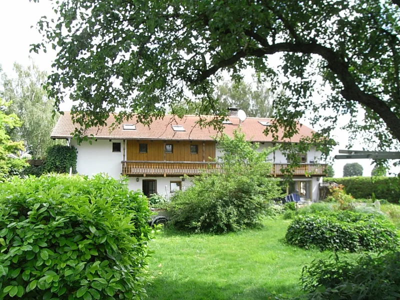 Ansicht  - Grundstück kaufen in Niederaichbach - Bauernhaus-/Landhausstil mit Einliegerwohnung und zusätzlichem Bauplatz.