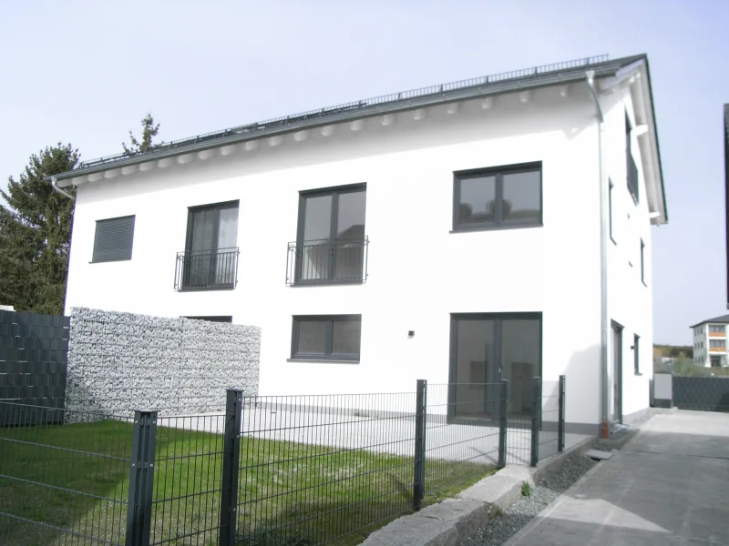 Frontansicht - Haus kaufen in Mallersdorf-Pfaffenberg - Neubau * geräumig * Top-Lage * familienfreundlich