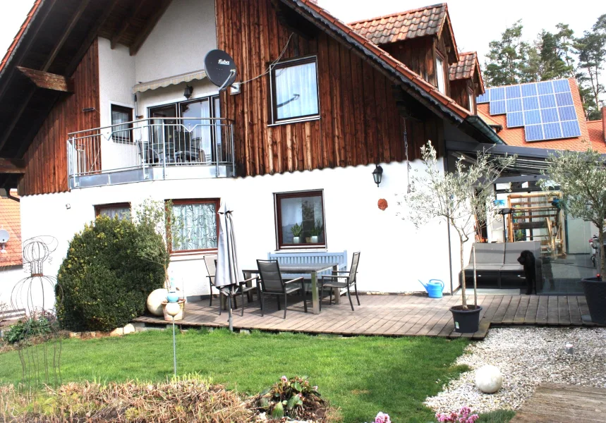 Ansicht  - Haus kaufen in Weihmichl - Geräumiges Zweifamilienhaus mit ausbaufähigem Dachgeschoss