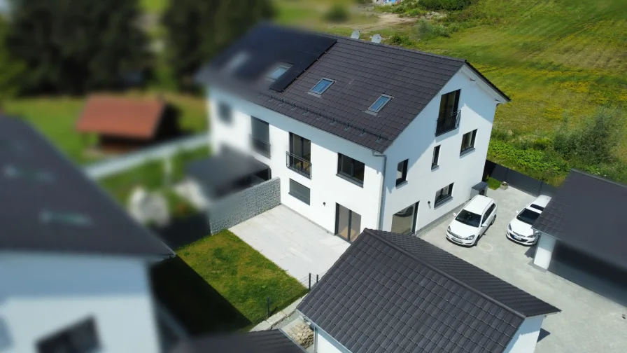 Ansicht 1 - Haus kaufen in Mallersdorf-Pfaffenberg - Provisionsfrei - Sofort beziehbare Neubau-Doppelhaushälfte 