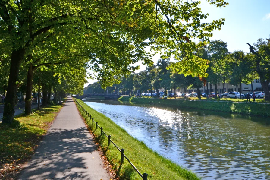 Nymphenburger Kanal fußläufig erreichbar