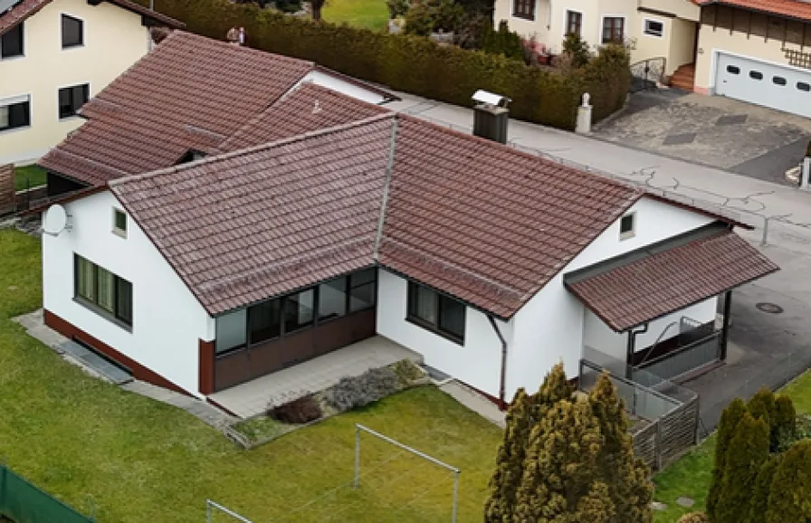 Ansicht - Haus kaufen in Pocking - Ruhig gelegener Bungalow