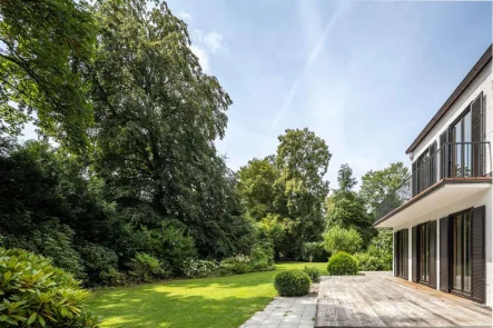 Weitblick - Haus kaufen in Grünwald - Schlichte Eleganz auf höchstem Niveau.