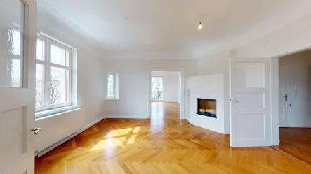 Wohnbereich mit Kamin - Wohnung mieten in München - Altbau-Flair in Obersendling - 3,5-Zimmer Wohnung mit Kamin