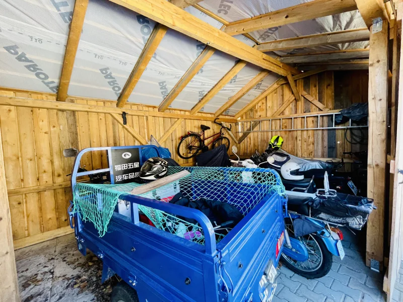 Garage für Motorrad und Fahrräde