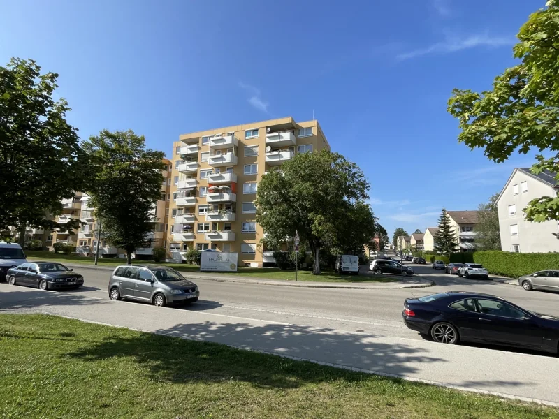 Wohnanlage - Wohnung kaufen in Kaufbeuren - 3,5 Zimmer-Wohnung mit Südbalkon und super Aussicht