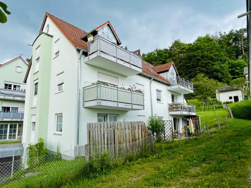 Ansicht Süd - Wohnung kaufen in Welden - Erdgeschosswohnung mit eigener Terrasse