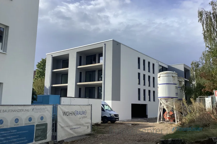 Das Neubauprojekt [F30A] am 27.09.2024  Bild 1 - Wohnung kaufen in Amberg - AMBERG - ZENTRUMSNAH [F30A] - Neubauprojekt - barrierefrei, energieeffizent und ruhiges Wohnen - Wohnung mit Garten - Bezugsfertig bereits im März 2025