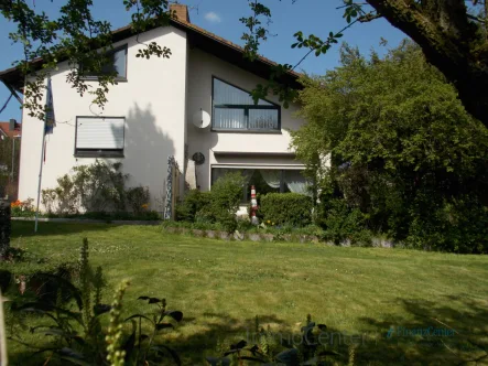 Hausansicht Süden - Haus kaufen in Freudenberg - Familie, Büro, geräumig, Garagen, Werkstatt,mit traumhaftem Garten, vielseitig nutzbar.