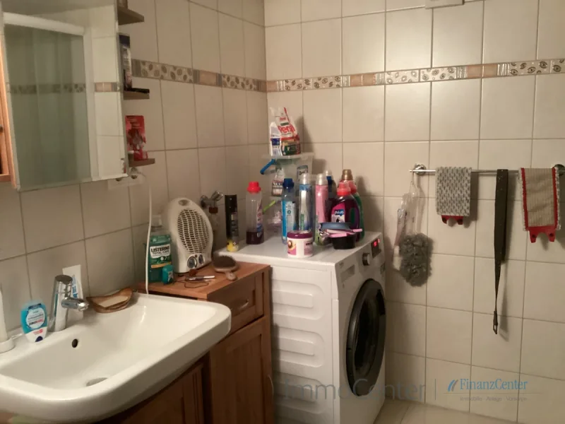 Duschbad mit WC- Einliegerwohnung Bild 1