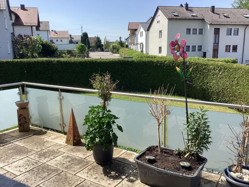 Terrasse und Blick - Wohnung Erdgeschoss