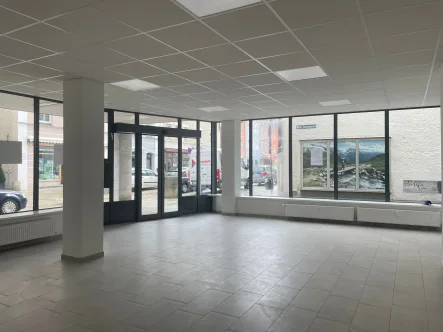 Gewerbefläche - Büro/Praxis mieten in Deggendorf - Großzügige Gewerbefläche zu vermieten im Stadtzentrum