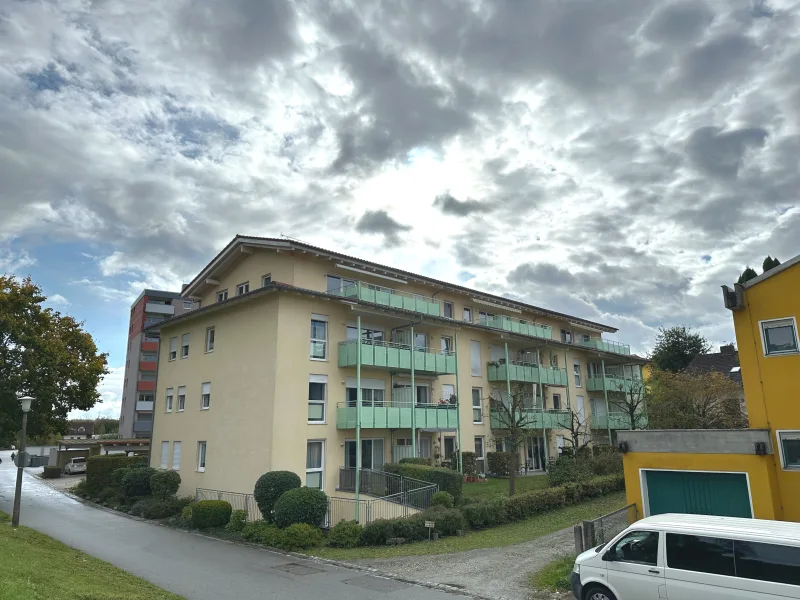 Hausansicht - Wohnung mieten in Vilshofen - TOP 3-Zimmer Wohnung im Betreuten Wohnen an der Donau