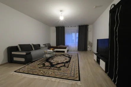 Wohnzimmer - Wohnung mieten in Deggendorf - *TOP* Gemütliche 1-Zimmer Wohnung in Deggendorf